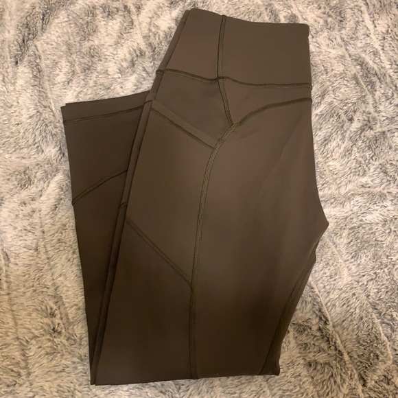NWOT Lululemon leggings - Picture 3 of 5